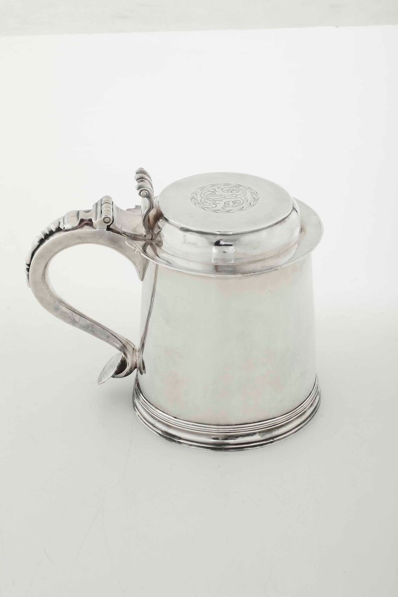 Tankard in Argento Fuso, Sbalzato e Cesellato. Inghilterra Probabile XVIII Secolo. Presente Solo ...