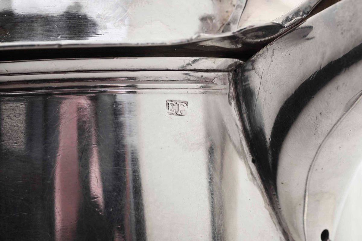 Tankard in Argento Fuso, Sbalzato e Cesellato. Inghilterra Probabile XVIII Secolo. Presente Solo ...