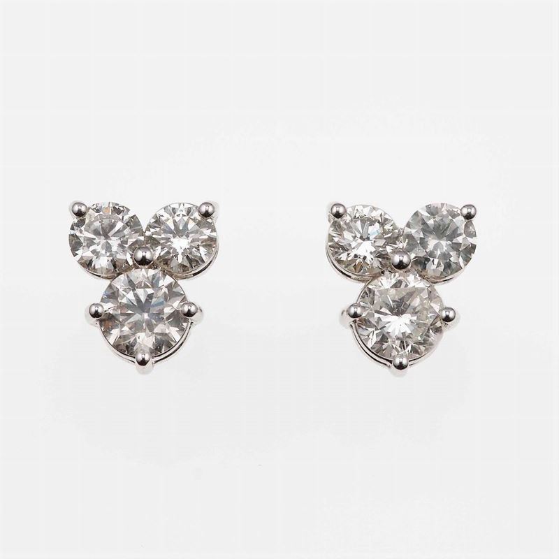 Orecchini con diamanti taglio brillante per ct 2.60 circa totali  - Asta Fine and Coral Jewels - Cambi Casa d'Aste