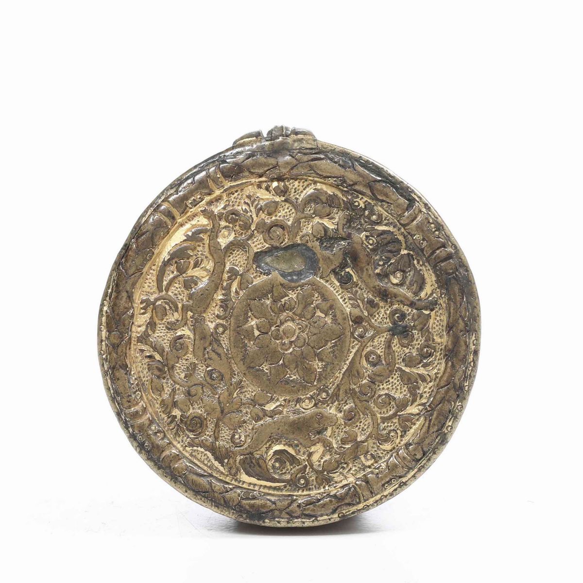 Cassa di Orologio in Metallo Inciso. Privo di Meccanismo, XVI/XVIII Secolo