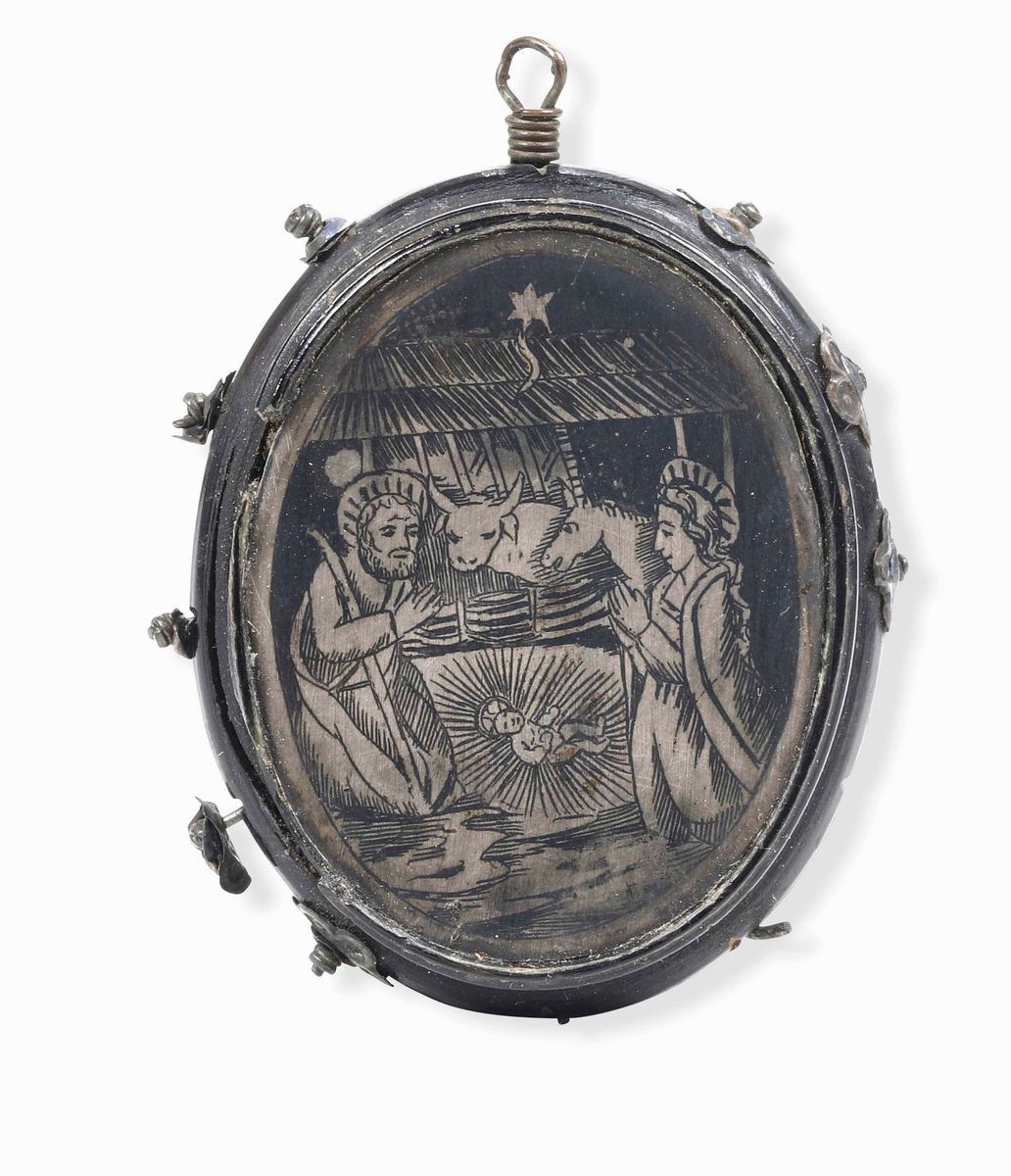Pendente in Argento con Placchetta a Bulino Raffigurante Natività e Annunciazione. Oreficeria Rin...