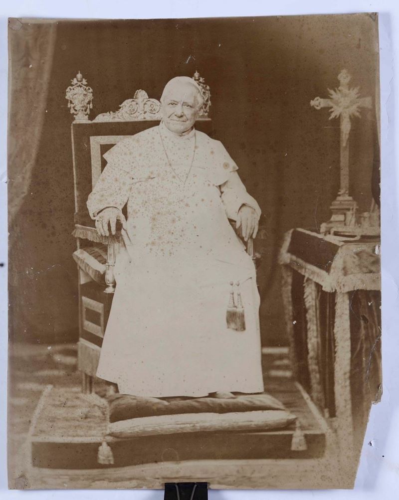 Grande foto, 1870 circa Pio IX  - Asta Libri Antichi, Stampe, Incisioni e Carte Geografiche | Cambi Time - Cambi Casa d'Aste
