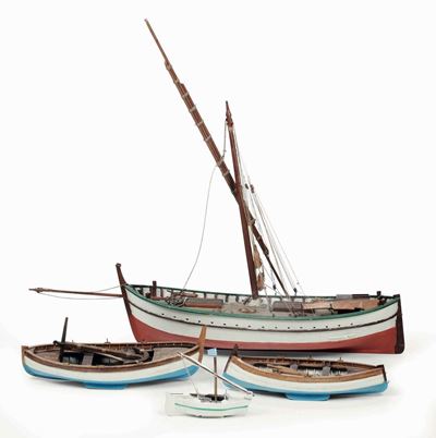 Barca da Pesca e Tre Modellini di Gozzo in Legno. XX Secolo