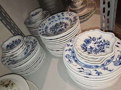 Parte di Servizio "zwiebelmuster"cecoslovacchia, Manifattura Thun, XX Secolo