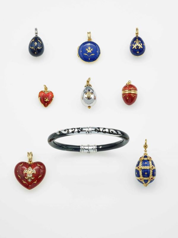 Fabergé. Lotto composto da otto pendenti con smalti policromi, diamanti e rubini ed un bangle con smalto