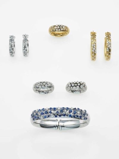 Modello Stardust. Lotto Composto da un Bracciale, Quattro Paia di Orecchini e Tre Anelli con Diam...
