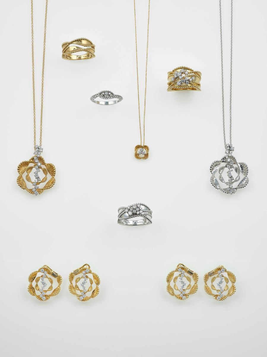 Modello Velvet Diamonds. Lotto Composto da Sette Anelli, Due Paia di Orecchini e Quattro Pendenti...