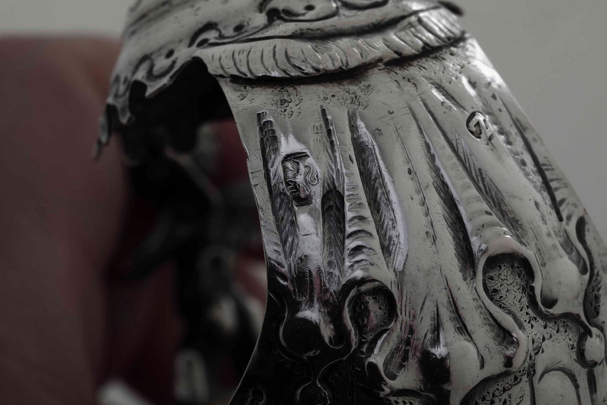 Coppia di Saliere in Argento Fuso, Sbalzato e Cesellato. Germania, Hanau (?) XIX-XX Secolo