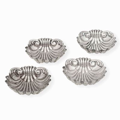Quattro Conchiglie. Argento Fuso, Sagomato e Cesellato. Argenteria Artistica Italiana del XX Seco...