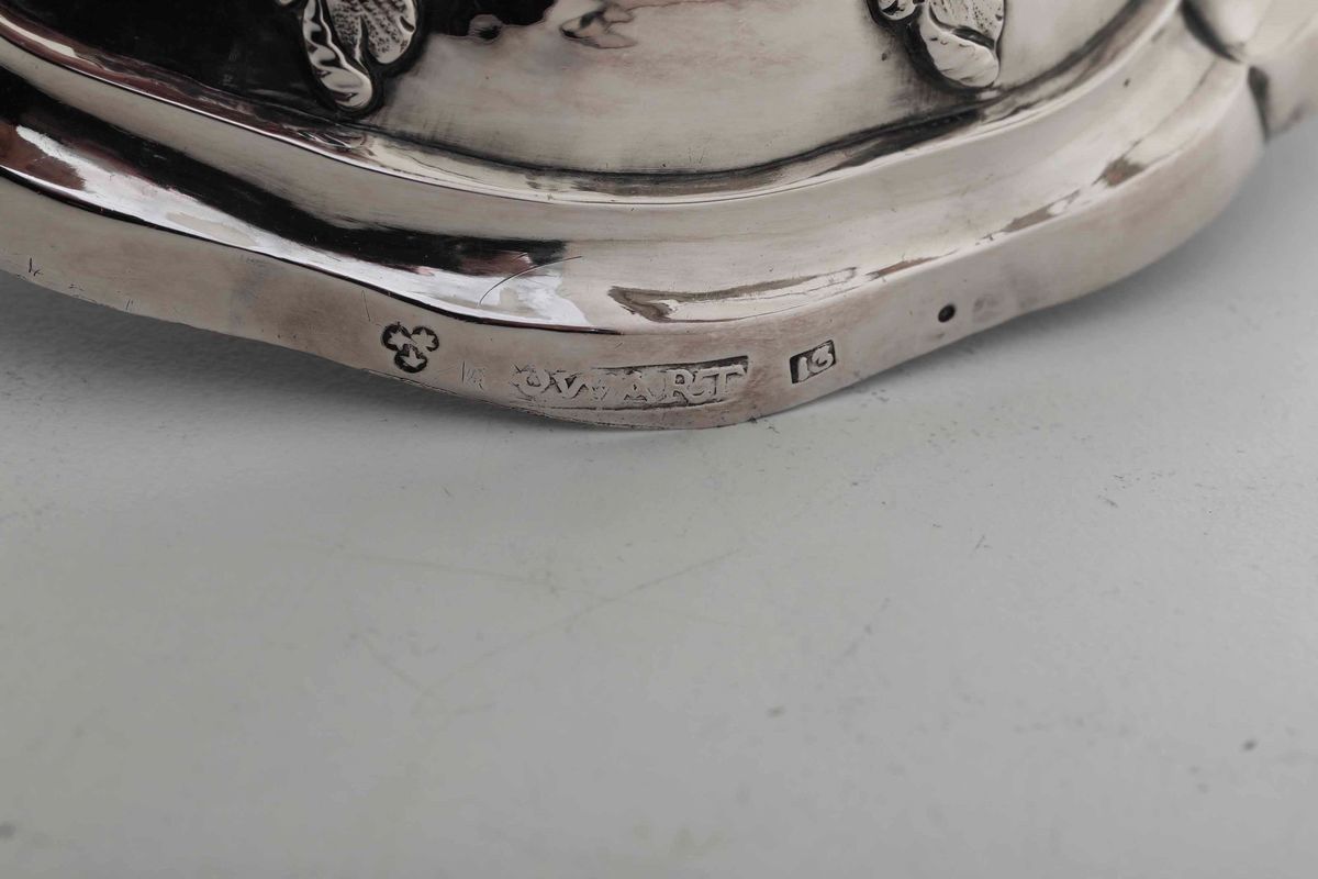 Coppia di Doppieri. Argento Fuso, Sbalzato e Cesellato. Impero Austro Augarico del XIX Secolo. Ar...