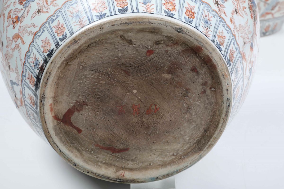 Coppia di Cachepot in Porcellana con Decori a Motivi Vegetali, Cina, Dinastia Qing, XIX Secolo