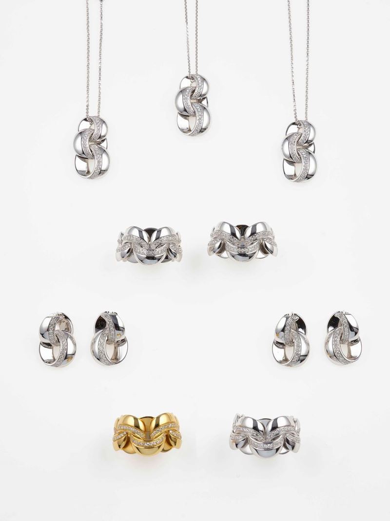 Modello Link Infinity. Lotto composto da quattro anelli, due paia di orecchini e tre pendenti con diamanti  - Asta Gioielli Contemporanei - Cambi Casa d'Aste