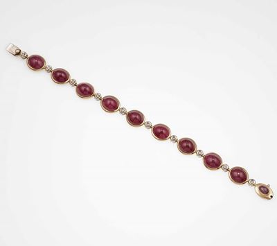 Bracciale con Rubini Taglio Cabochon e Piccoli Diamanti