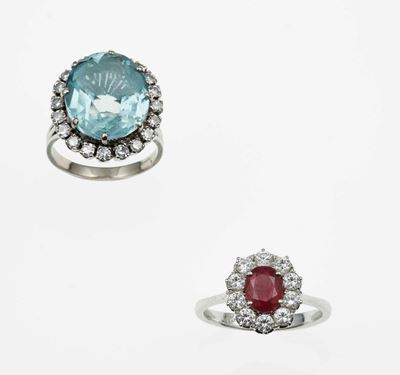Lotto Composto da un Anello con Acquamarina ed un Anello con Rubino