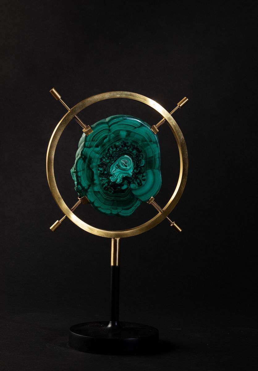 Fetta di Malachite in Supporto Circolare Verticale