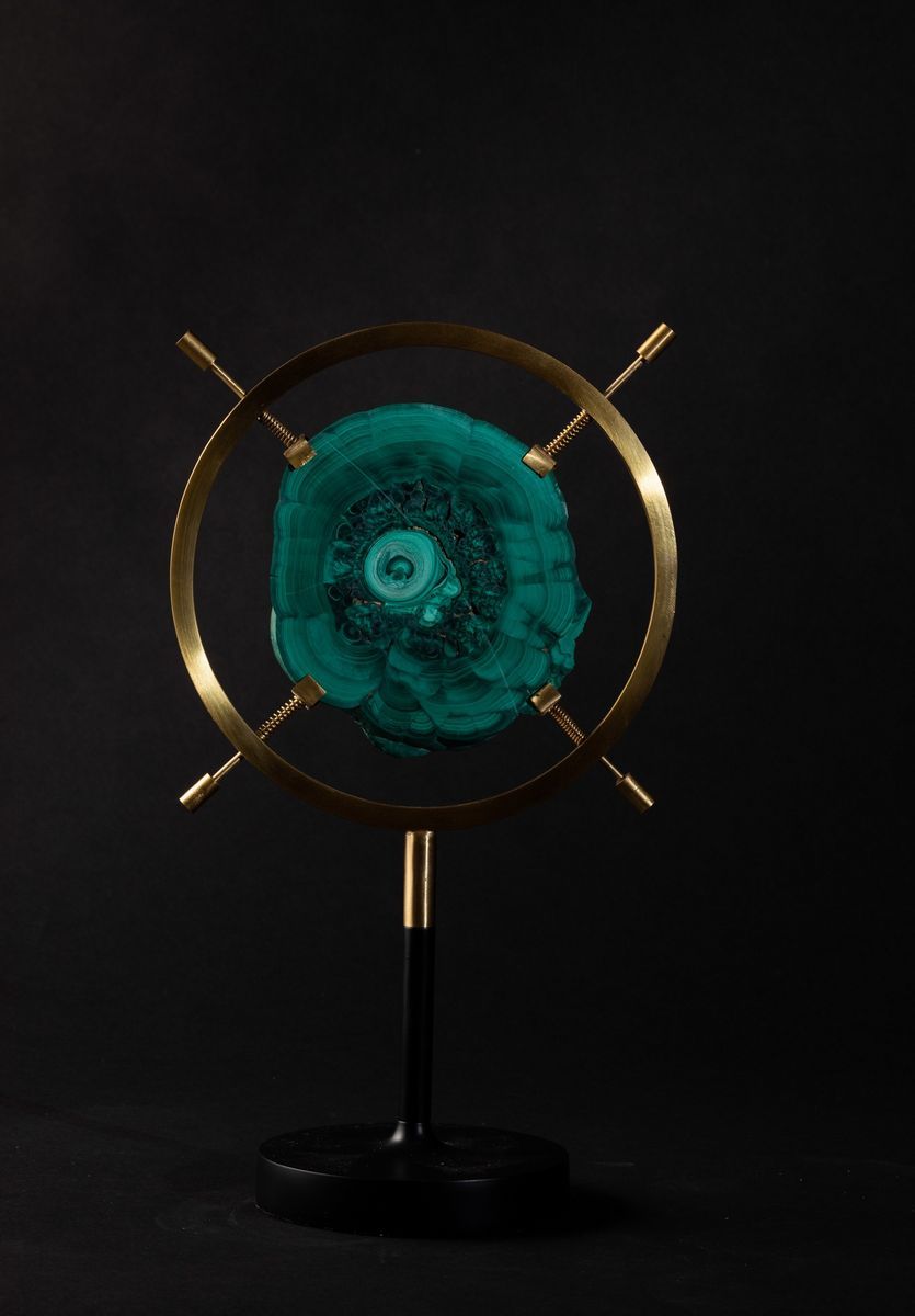 Fetta di Malachite in Supporto Circolare Verticale