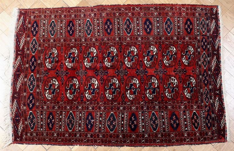 Tappeto Turkmeno, inizio XX secolo  - Auction Carpets | Cambi Time - Cambi Casa d'Aste