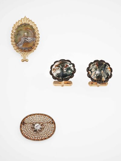 Lotto Composto da una Spilla, una Clip ed un Paio di Bottoni da Polso con Pietre Dure e Diamante.