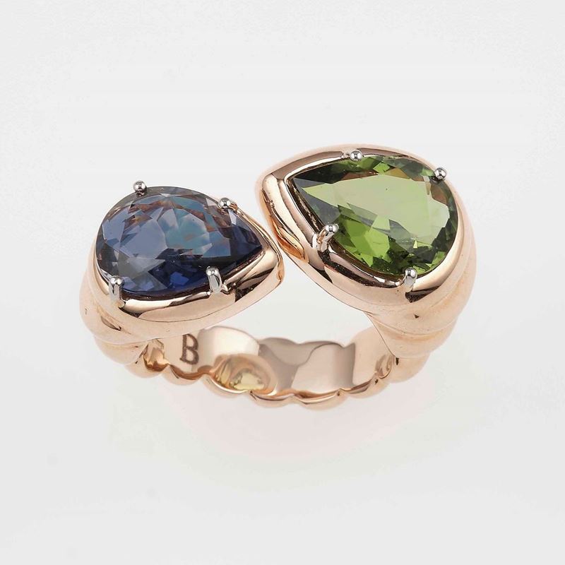 Iolite, peridot and gold ring  - Auction Fine and Coral Jewels - Cambi Casa d'Aste