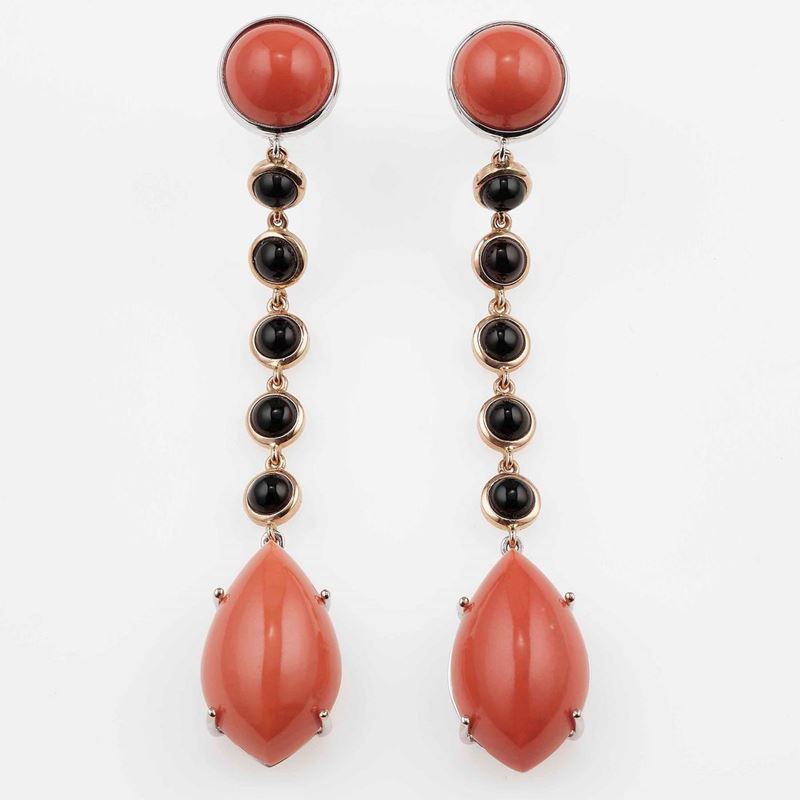 Pair of coral and onix earrings  - Auction Fine and Coral Jewels - Cambi Casa d'Aste