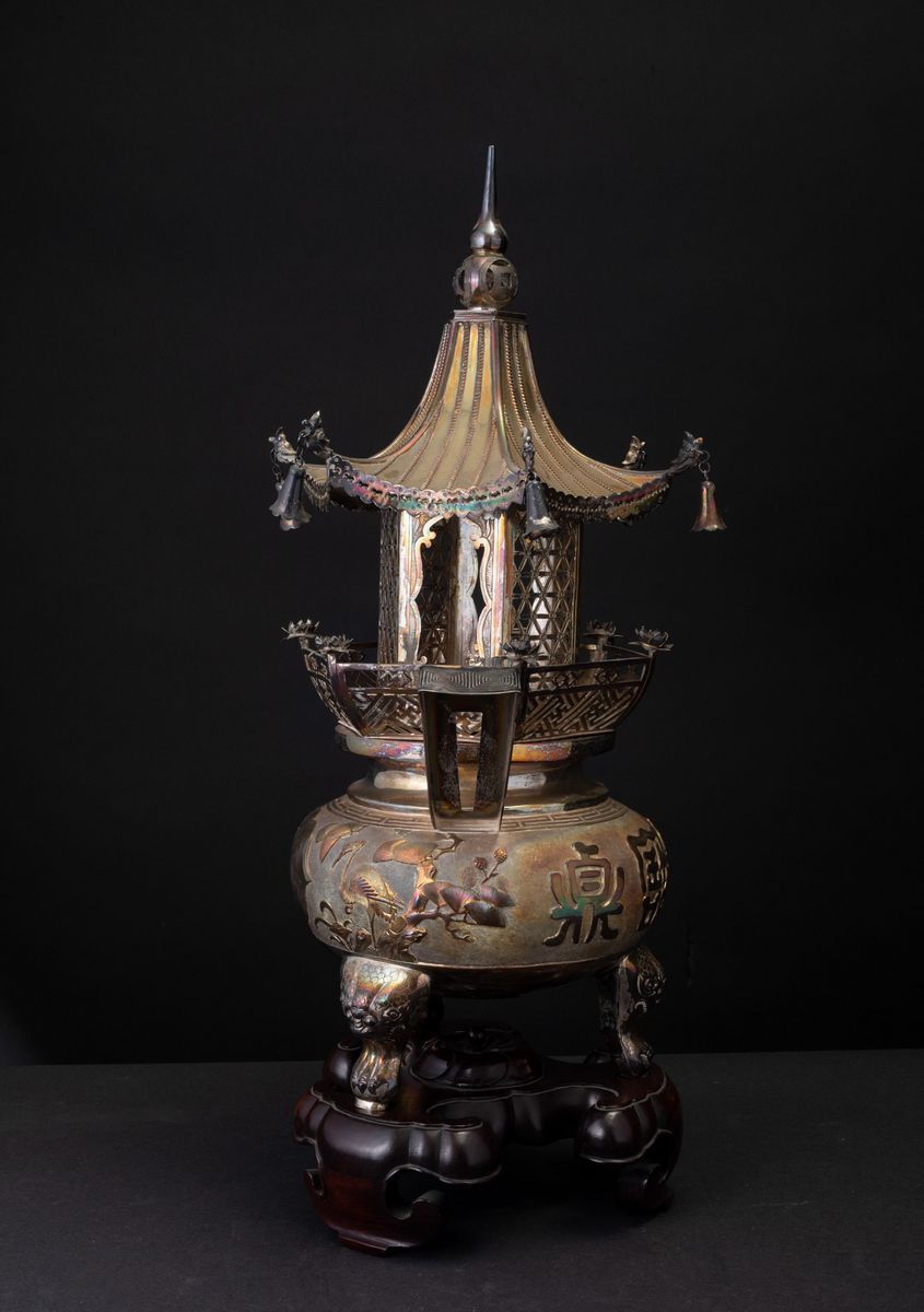 Incensiere Tripode in Argento a Foggia di Tempio, Cina, Dinastia Qing (1664-1912)