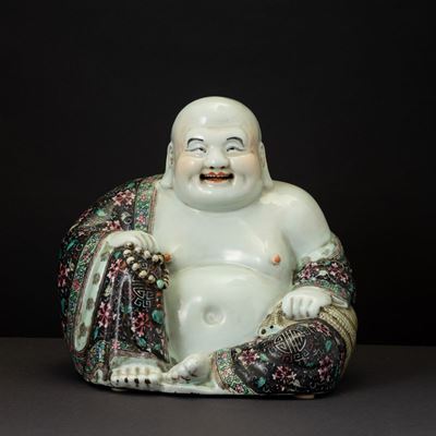 Figura di Budai Seduto in Porcellana, Cina, Repubblica, XX Secolo