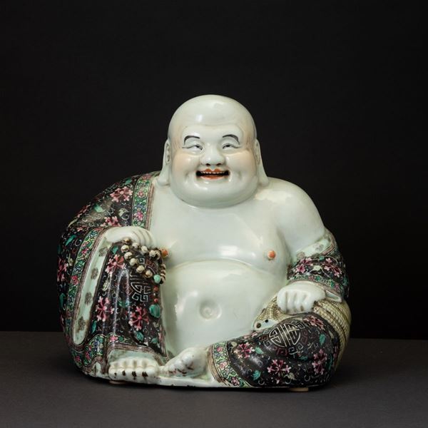 Figura di Budai seduto in porcellana, Cina, Repubblica, XX secolo
