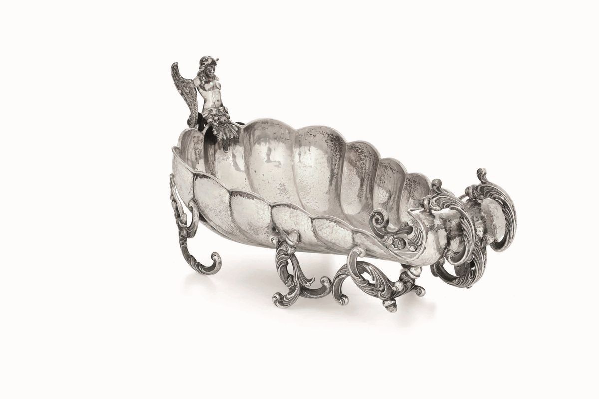 Centrotavola. Argento Fuso, Cesellato e Martellato. Argenteria Artistica Italiana del XX Secolo. ...