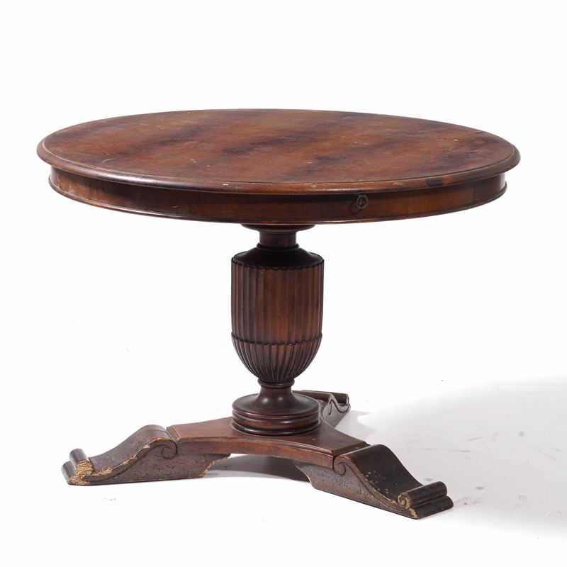 Tavolo tondo in legno. XIX secolo  - Asta Antiquariato Aprile | Cambi Time - Cambi Casa d'Aste