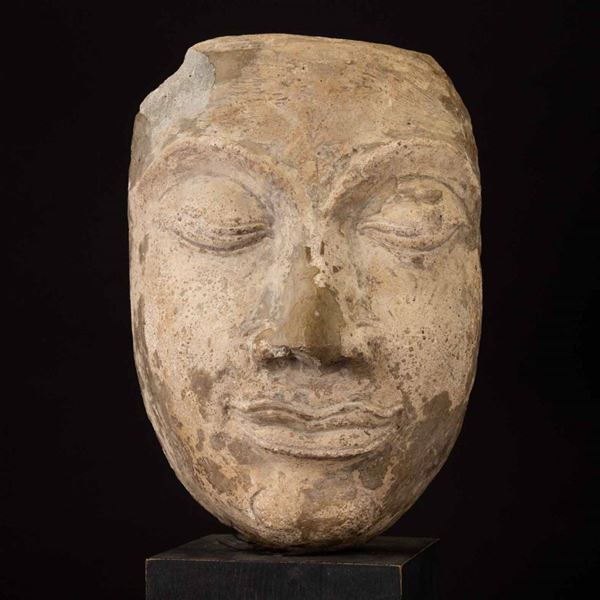 A stone Buddha head, Thailand, Ayutthaya, 1500s