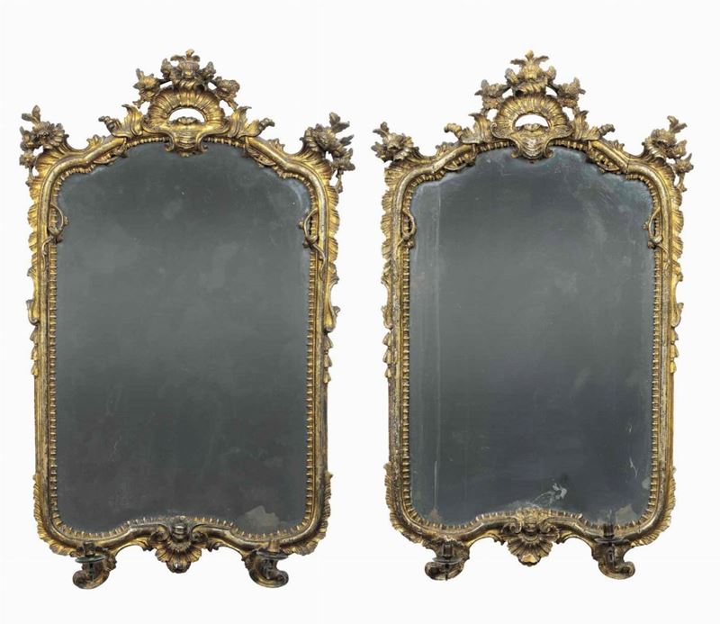 Coppia di specchiere in legno intagliato e dorato. Napoli, XVIII secolo  - Asta Dimore Italiane - Cambi Casa d'Aste