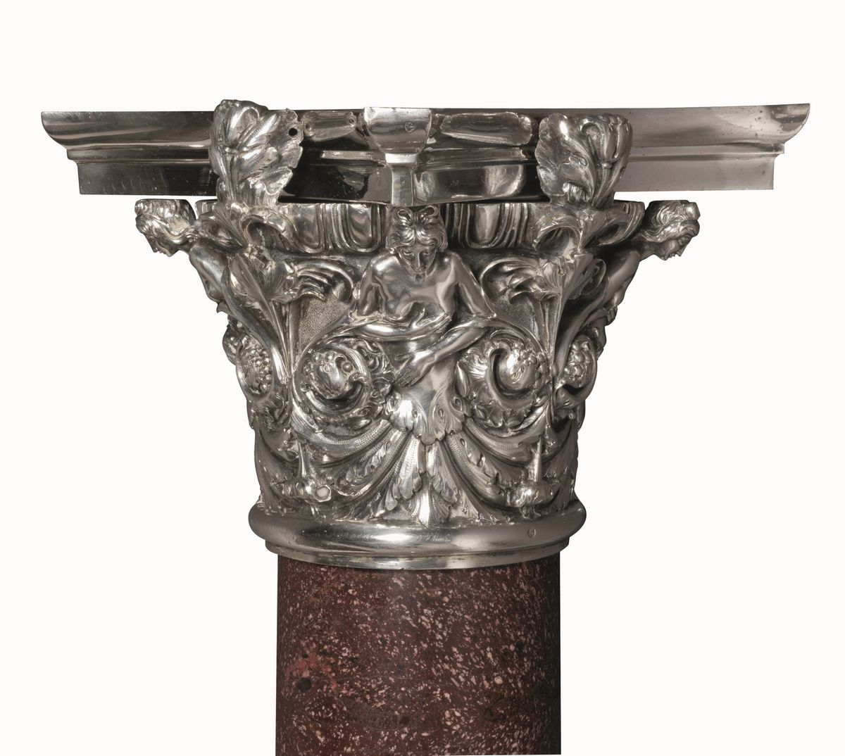 Importante Coppia di Colonne con Simboli Araldici della Famiglia Borghese. Giuseppe Valadier o Gi...
