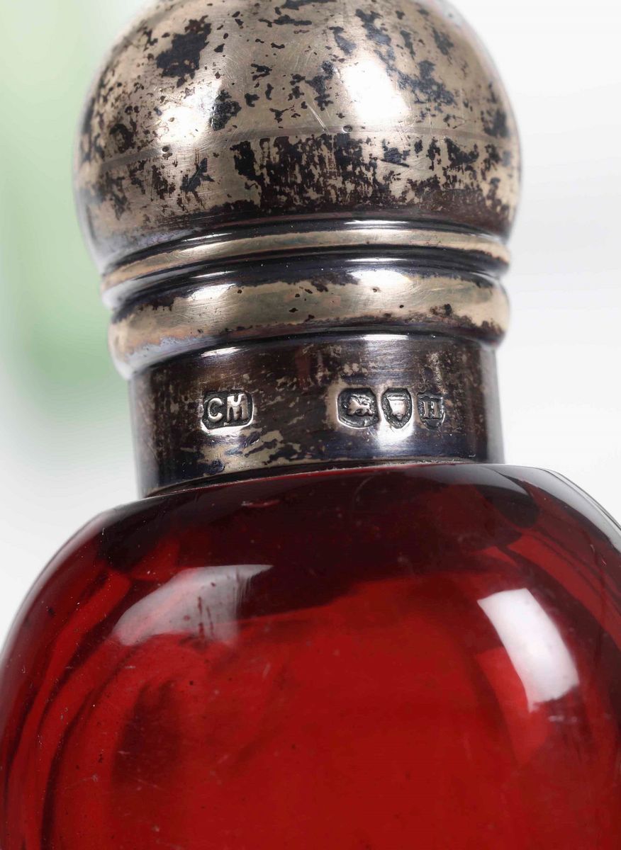 Lotto di Tre Snuff Bottles e Sei Flaconcini in Vetro. Cina/europa, XX Secolo