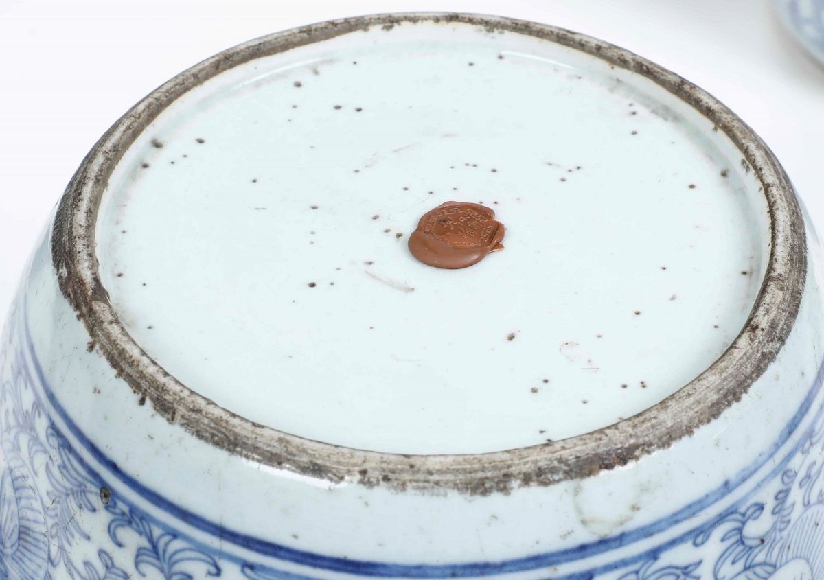 Lotto Composto da Cinque Ginger Jar in Porcellana Bianca e Blu con Decori Floreali e Ideogrammi, ...