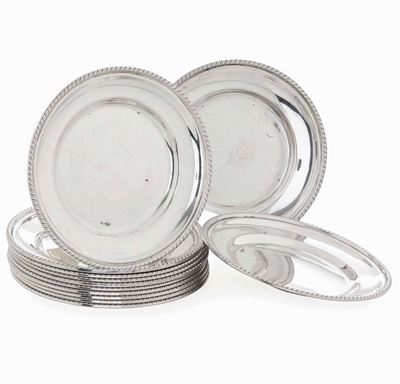 Dodici Piattini. Argento Fuso e Sagomato. Argenteria Italiana del XX Secolo. Argentiere Pietro Fo...