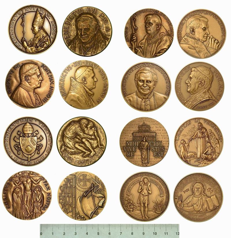 VATICANO. Lotto di 8 medaglie annuali in bronzo.  - Auction Numismatics - Cambi Casa d'Aste