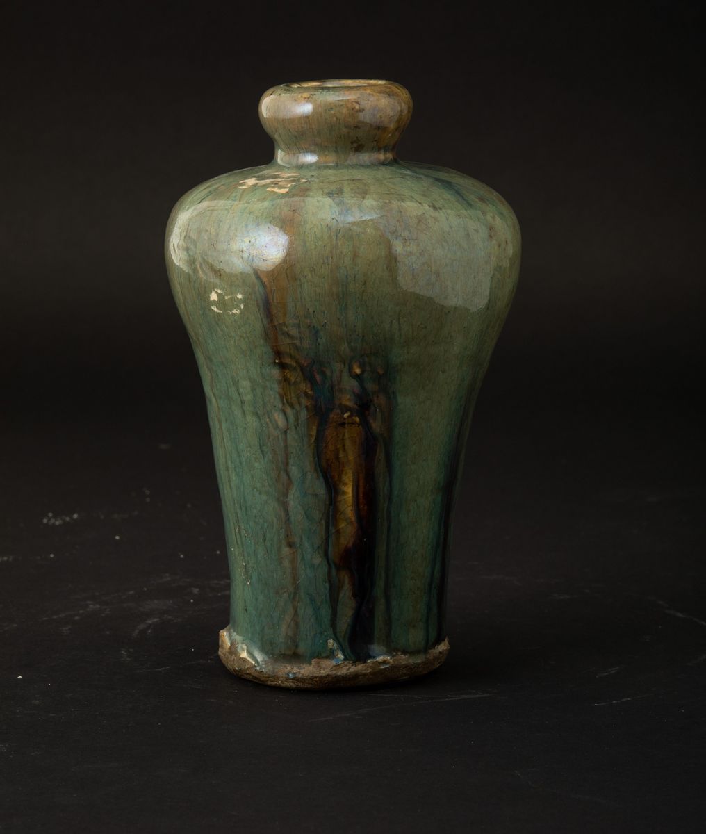 Vaso in Porcellana Flambè sui Toni del Celadon e Dell'azzurro, Cina, Dinastia Qing, Epoca Guangxu...