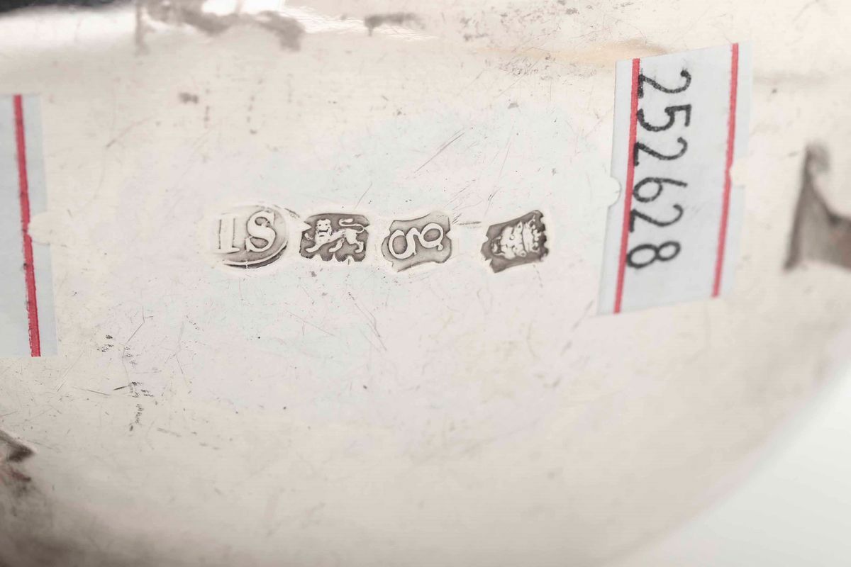 Salsiera. Argento Fuso, Sbalzato e Cesellato. Londra 1742. Argentiere Joseph Sanders