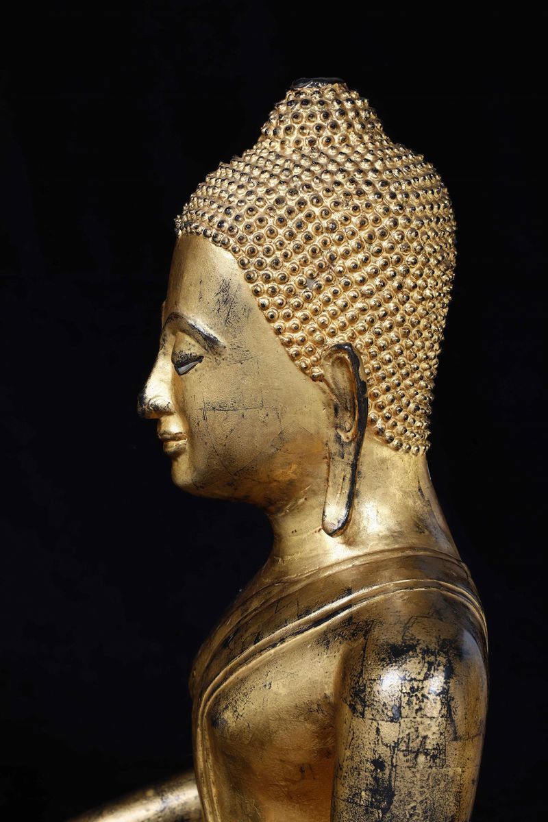 Grande Figura di Buddha Sakyamuni in Bronzo Dorato, Thailandia, Inizi XIX Secolo