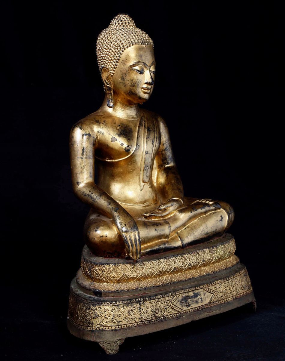 Grande Figura di Buddha Sakyamuni in Bronzo Dorato, Thailandia, Inizi XIX Secolo