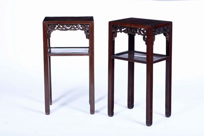 Coppia di Basi in Legno con Decori Traforati. Cina, XX Secolo