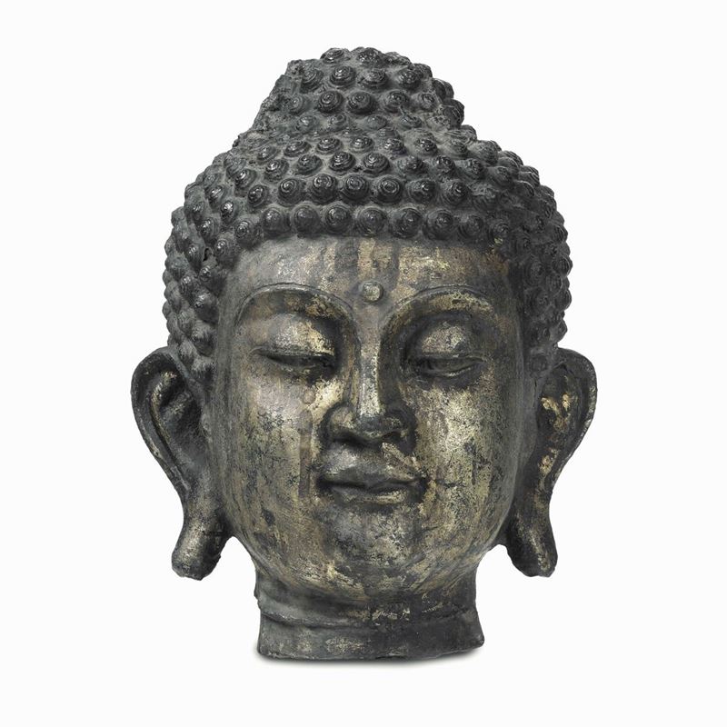 Testa di Buddha in bronzo con tracce di doratura, Thailandia, XIX secolo  - Auction Italian Mansions - Cambi Casa d'Aste