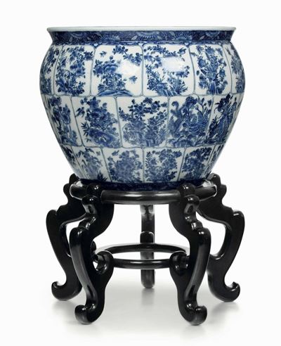 Cachepot in Porcellana Bianca e Blu con Decori Floreali Entro Riserve, Cina, XX Secolo