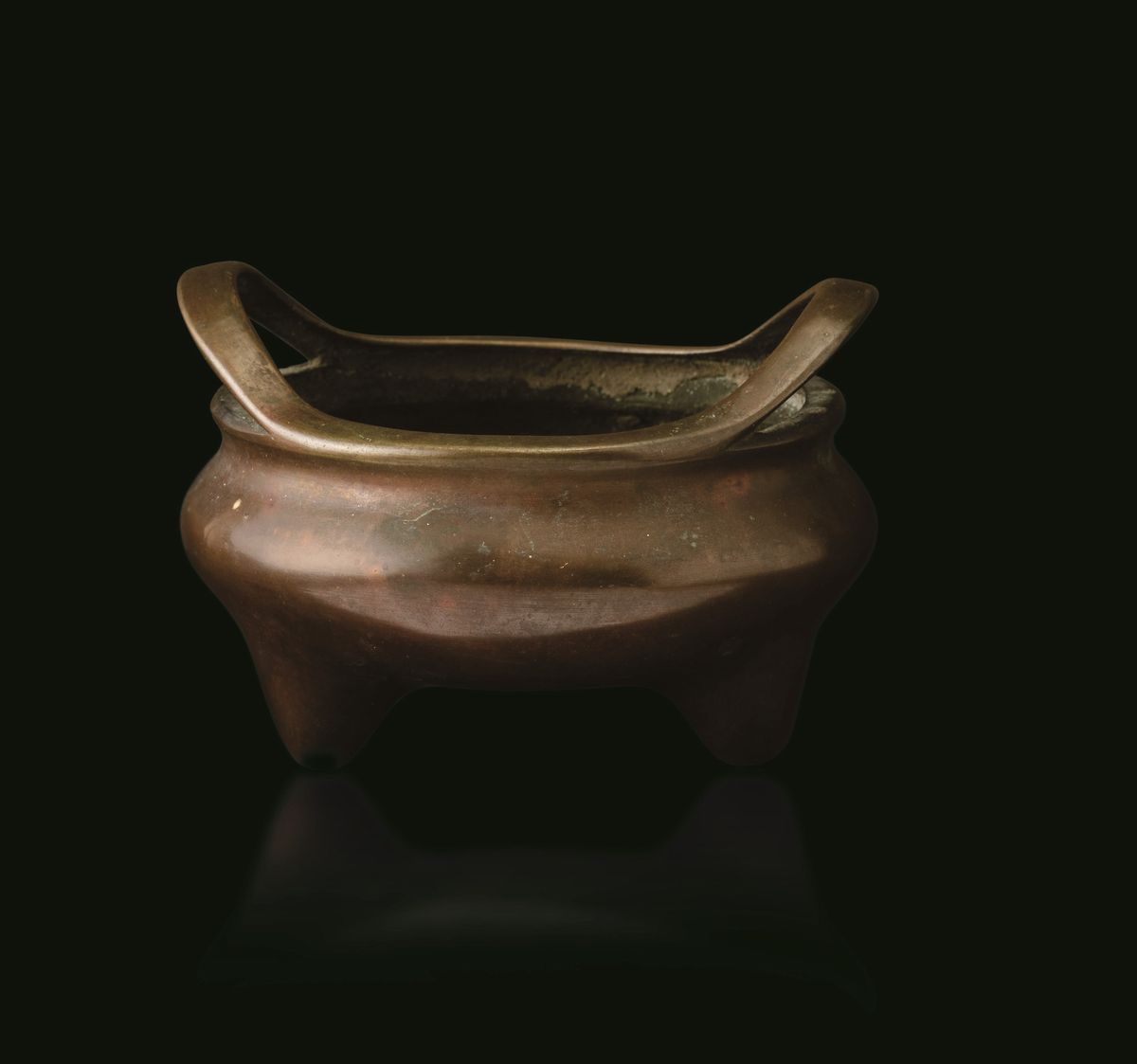 Incensiere Tripode in Bronzo con Manici, Cina, Dinastia Ming, XVII Secolo