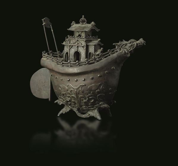 Raro incensiere a foggia di imbarcazione in bronzo, Cina, Dinastia Ming, XVII secolo