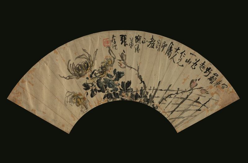 Ventaglio dipinto su carta raffigurante peonie in fiore con iscrizione, Cina, Dinastia Qing, XIX secolo  - Asta Fine Chinese Works of Art - I - Cambi Casa d'Aste