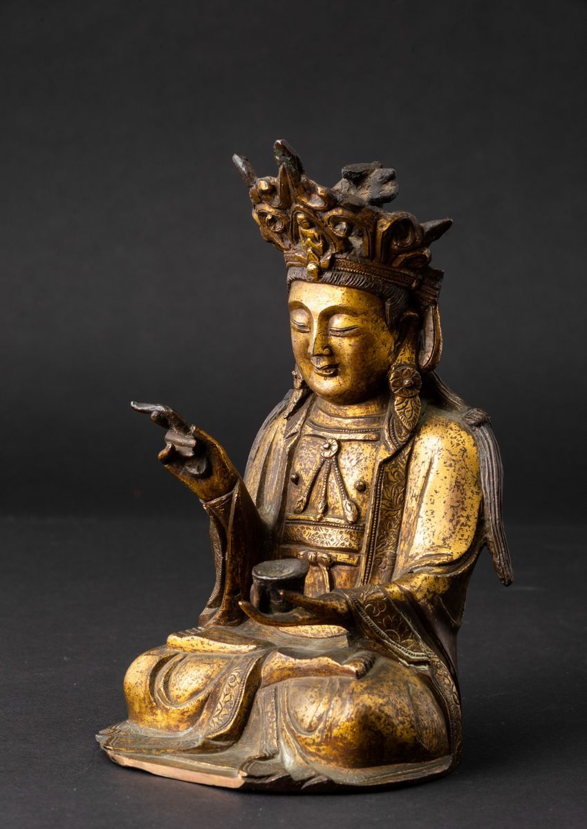 Figura di Buddha Incoronato in Bronzo Dorato, Cina, Dinastia Ming, XVII Secolo
