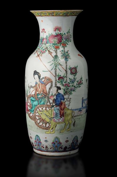 Vaso in Porcellana sui Toni della Famiglia Rosa con Figure di Fanciulle Entro Paesaggio e Decori ...