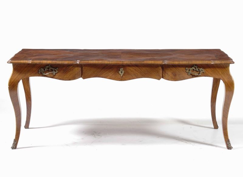 Tavolo da centro lastronato in palissandro. XX secolo  - Auction Antique April | Cambi Time - Cambi Casa d'Aste