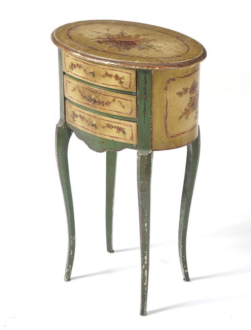 Comodino ovale a tre cassetti in legno dipinto. XX secolo  - Auction Antique April | Cambi Time - Cambi Casa d'Aste